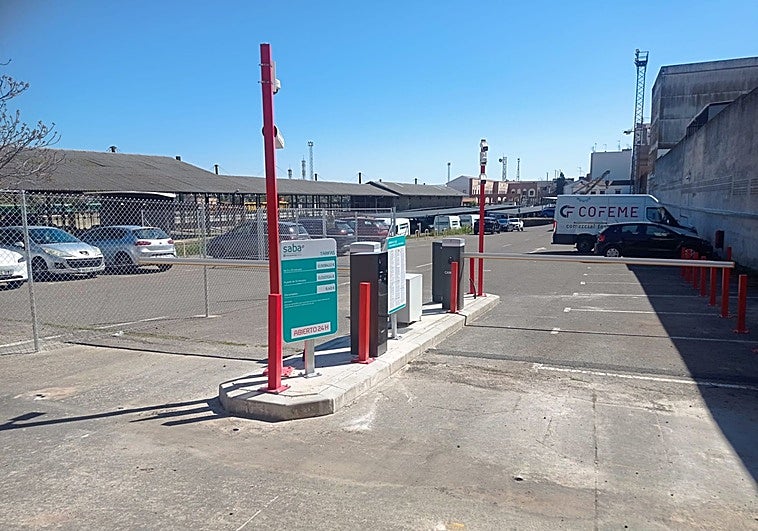 Adif abre acceso al aparcamiento de la estación de tren por la calle Marquesa de Pinares